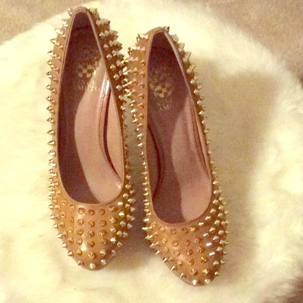 Spiked stiletto platform pump
